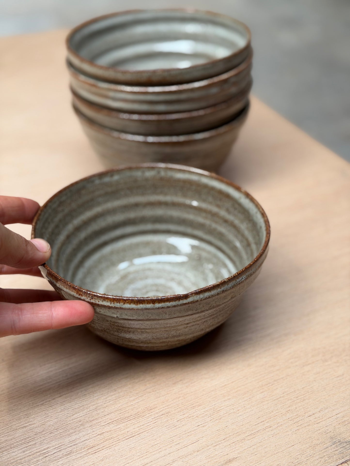 Bowl middel grijs/celadon/roest