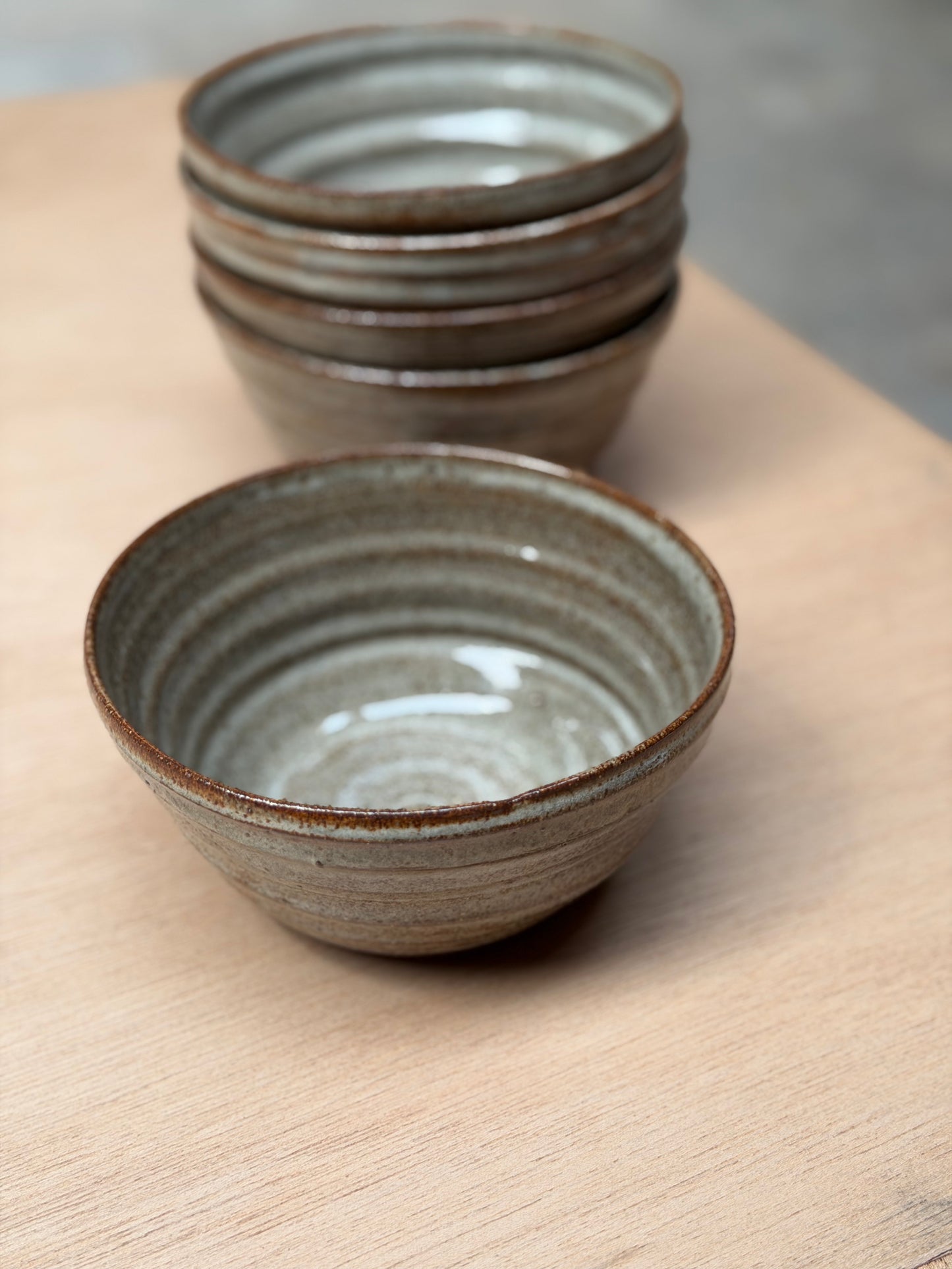 Bowl middel grijs/celadon/roest