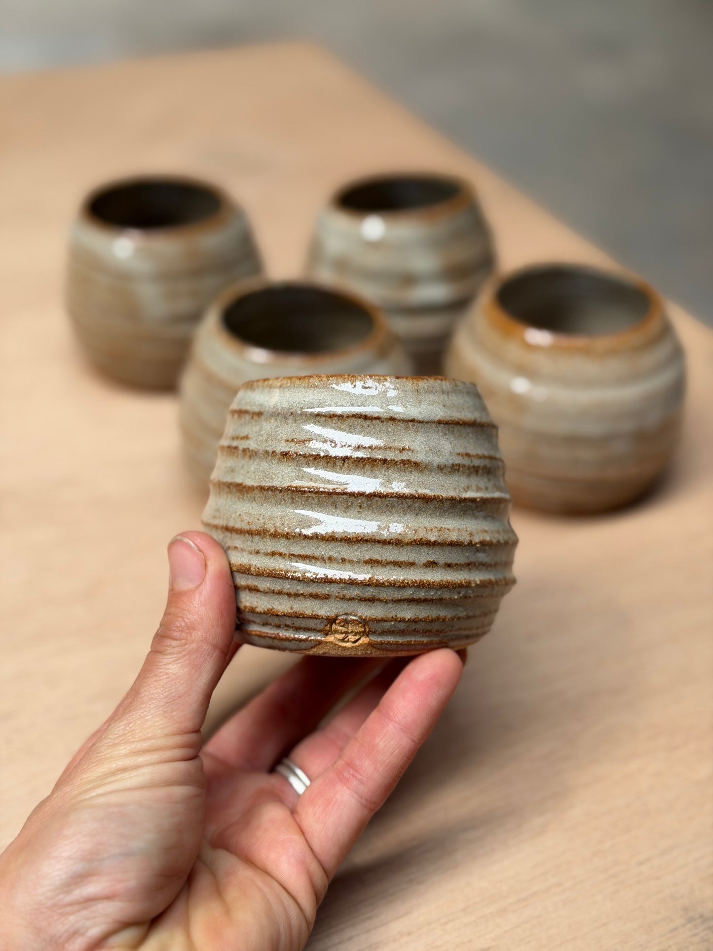 Kopje BOL wit/groenig/roest heel grove klei