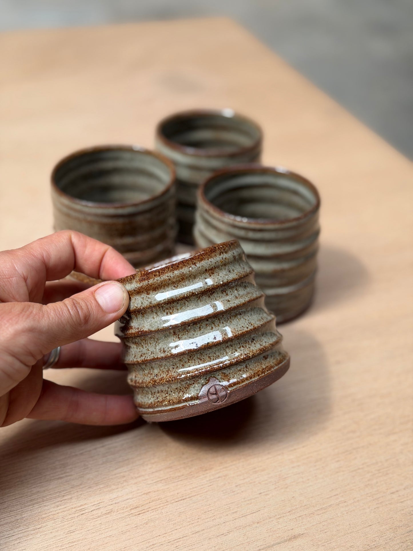 Kopje middel grijs/celadon/roest