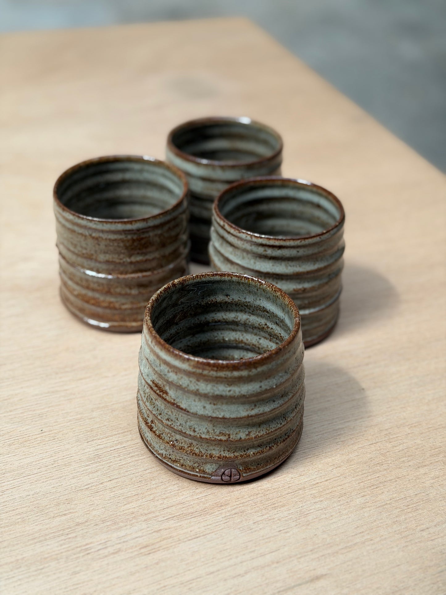 Kopje middel grijs/celadon/roest