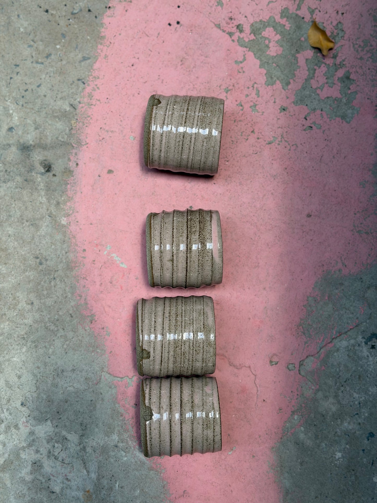 Kopje middel grijs/roze